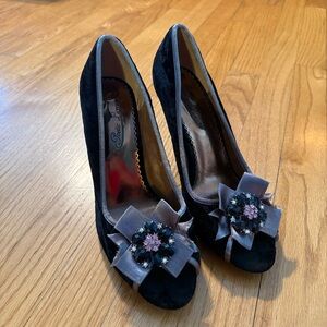 Poetic Licence Crushed Velvet Pump Black and Grey SZ 8